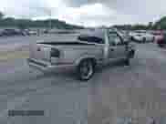 2002 Chevrolet S-10 с VIN 1GCCS14W728117798, выставлен на аукционе IAAI как лот 42439393 с пробегом Не указан миль и . История ставок и продаж доступна на DreamBid. Изображение 4.