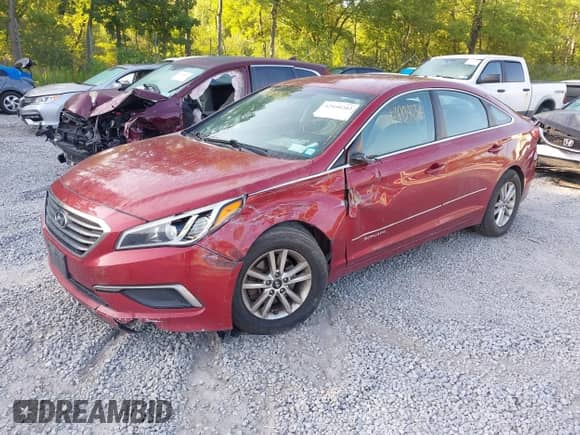2016 Hyundai Sonata SE с VIN 5NPE24AF7GH390215, выставлен на аукционе IAAI как лот 42950202 с пробегом 161 362 миль миль и . История ставок и продаж доступна на DreamBid. Изображение 17.