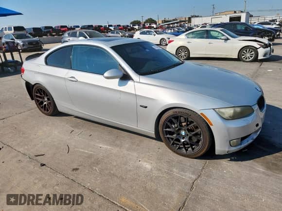 2008 BMW 3 Series 335i с VIN WBAWB73548P157793, выставлен на аукционе Copart как лот 81946435 с пробегом 153 246 миль миль и Списание • Salvage title. История ставок и продаж доступна на DreamBid. Изображение 4.