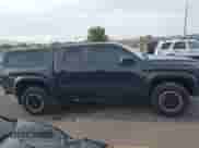2024 Toyota Tacoma TRD Off Road с VIN 3TMLB5JN8RM009103, выставлен на аукционе IAAI как лот 43210758 с пробегом 14 193 миль миль и . История ставок и продаж доступна на DreamBid. Изображение 14.