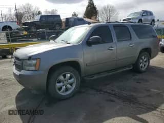 2008 Chevrolet Suburban LTZ z VIN 1GNFK16Y18R165402, wystawiony jako Copart lot #47832565 z przebiegiem 184 399 mil mil oraz Szkoda całkowita • Salvage title. Historia ofert i sprzedaży dostępna na DreamBid. Obrazek 1.
