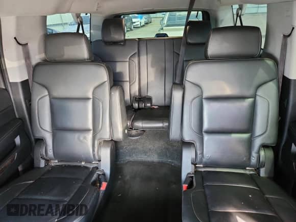 2017 Chevrolet Suburban LT с VIN 1GNSKHKC6HR231847, выставлен на аукционе Copart как лот 84032095 с пробегом 140 209 миль миль и Списание • Salvage title. История ставок и продаж доступна на DreamBid. Изображение 10.