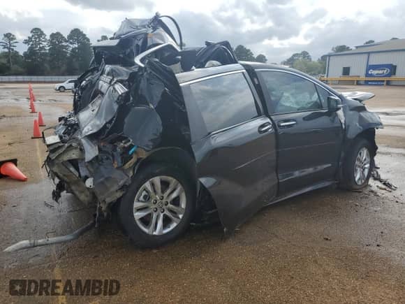 2024 Toyota Sienna Limited z VIN 5TDZRKEC0RS182904, wystawiony jako Copart lot #79111024 z przebiegiem Nie podano mil oraz Nie do naprawy • Non repairable. Historia ofert i sprzedaży dostępna na DreamBid. Obrazek 3.