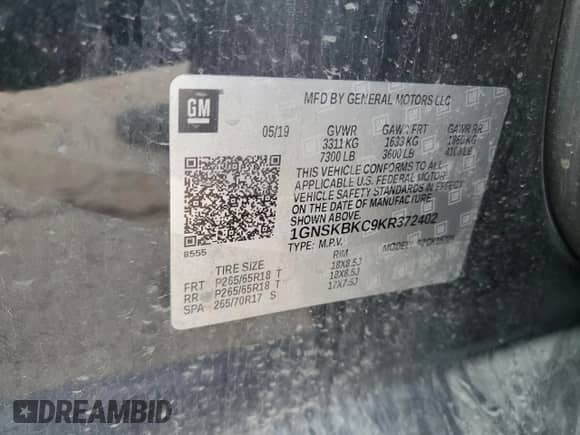 2019 Chevrolet Tahoe LT z VIN 1GNSKBKC9KR372402, wystawiony jako Copart lot #59765015 z przebiegiem 131 832 mil mil oraz Czysty tytuł • Clean title. Historia ofert i sprzedaży dostępna na DreamBid. Obrazek 13.