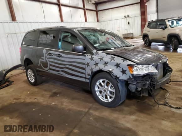 2019 Dodge Grand Caravan SXT with VIN 2C4RDGCGXKR513472, listed as a Copart auction lot 69860535 with 179,859 mi miles and Clean title. Bid and sale history available at DreamBid. Image 4.