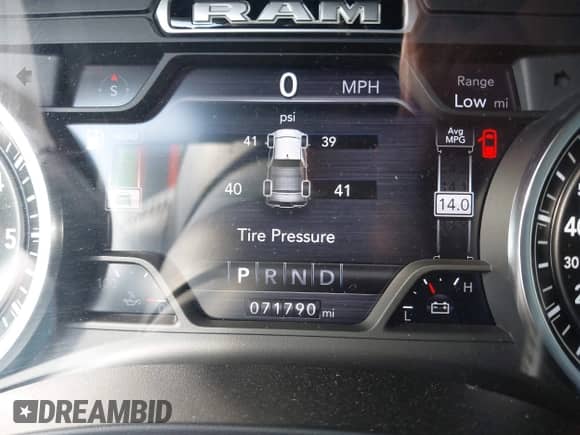 2020 Ram 1500 Lone Star z VIN 1C6SRFFTXLN151798, wystawiony jako IAAI lot #43386756 z przebiegiem 71 790 mil mil oraz . Historia ofert i sprzedaży dostępna na DreamBid. Obrazek 15.