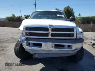 1996 Dodge 1500 с VIN 3B7HF13Z5TM129127, выставлен на аукционе Copart как лот 71320904 с пробегом 177 066 миль миль и Списание • Salvage title. История ставок и продаж доступна на DreamBid. Изображение 5.