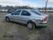 2001 Volvo S60 с VIN YV1RS61R512053388, выставлен на аукционе Copart как лот 49217955 с пробегом 200 480 миль миль и Списание • Salvage title. История ставок и продаж доступна на DreamBid. Изображение 2.