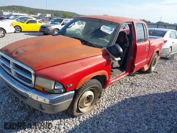 2000 Dodge Dakota Sport with VIN 1B7GL2AX4YS716073, listed as a IAAI auction lot 43452019 with 159,488 mi miles and . Bid and sale history available at DreamBid. Image 2.