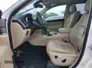 2020 Jeep Grand Cherokee Limited z VIN 1C4RJFBG0LC435749, wystawiony jako Copart lot #63009665 z przebiegiem 40 695 mil mil oraz Szkoda całkowita • Salvage title. Historia ofert i sprzedaży dostępna na DreamBid. Obrazek 7.