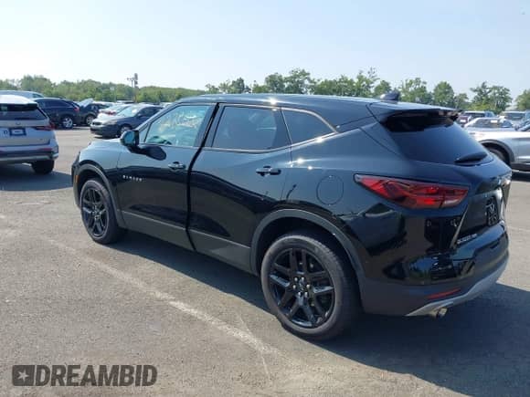 2023 Chevrolet Blazer LT z VIN 3GNKBHR42PS221987, wystawiony jako IAAI lot #42786132 z przebiegiem 17 087 mil mil oraz . Historia ofert i sprzedaży dostępna na DreamBid. Obrazek 3.