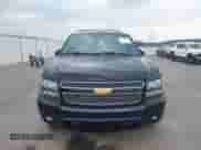 2014 Chevrolet Tahoe LTZ z VIN 1GNSKCE0XER233116, wystawiony jako IAAI lot #41994763 z przebiegiem 160 731 mil mil oraz . Historia ofert i sprzedaży dostępna na DreamBid. Obrazek 12.