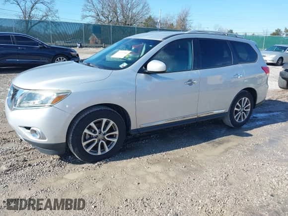 2014 Nissan Pathfinder S with VIN 5N1AR2MN1EC706374, listed as a IAAI auction lot 41617390 with 174,487 mi miles and . Bid and sale history available at DreamBid. Image 2.