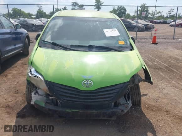 2014 Toyota Sienna L with VIN 5TDZK3DC6ES490746, listed as a IAAI auction lot 42716720 with Not provided miles and . Bid and sale history available at DreamBid. Image 11.
