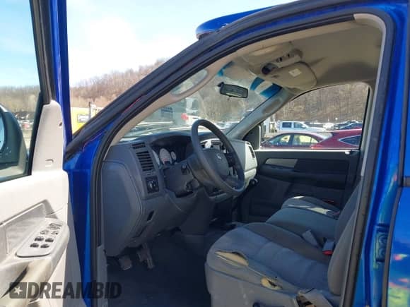 2007 Dodge 1500 SLT with VIN 1D7HU18N47J541768, listed as a IAAI auction lot 41865815 with 141,156 mi miles and . Bid and sale history available at DreamBid. Image 5.