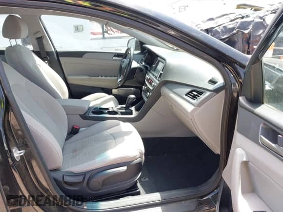 2019 Hyundai Sonata SEL with VIN 5NPE34AF3KH792822, listed as a IAAI auction lot 43019276 with 33,871 mi miles and . Bid and sale history available at DreamBid. Image 5.
