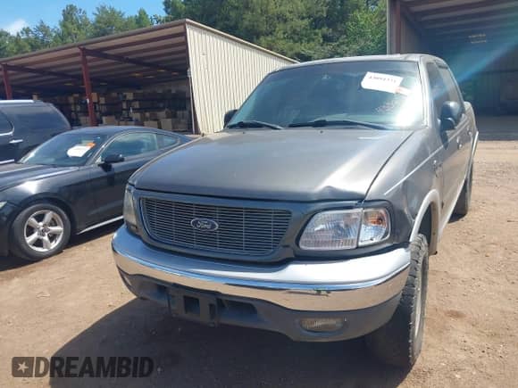 2002 Ford F-150 XLT с VIN 1FTRW08L52KA01897, выставлен на аукционе IAAI как лот 43094371 с пробегом Не указан миль и . История ставок и продаж доступна на DreamBid. Изображение 6.