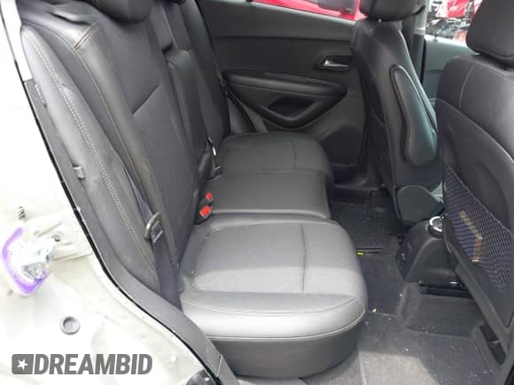2022 Chevrolet Trax LT with VIN KL7CJLSM9NB546641, listed as a IAAI auction lot 42412787 with 33,537 mi miles and . Bid and sale history available at DreamBid. Image 8.