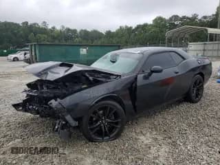 2018 Dodge Challenger SXT with VIN 2C3CDZAG8JH118851, listed as a Copart auction lot 66020085 with 100,367 mi miles and Salvage title. Bid and sale history available at DreamBid. Image 1.