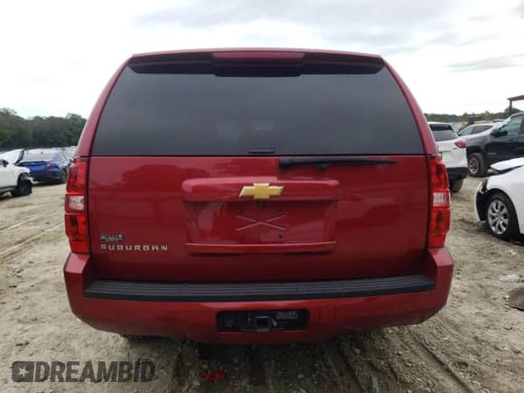 2013 Chevrolet Suburban LT с VIN 1GNSKJE75DR338100, выставлен на аукционе Copart как лот 71713385 с пробегом 71 442 миль миль и Списание • Salvage title. История ставок и продаж доступна на DreamBid. Изображение 6.