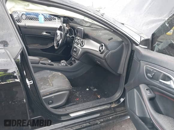 2014 Mercedes-Benz CLA 45 AMG с VIN WDDSJ5CB5EN067774, выставлен на аукционе IAAI как лот 42373325 с пробегом 108 428 миль миль и . История ставок и продаж доступна на DreamBid. Изображение 5.