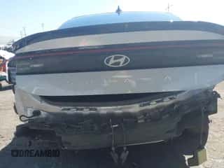 2024 Hyundai Sonata SEL с VIN KMHL64JA6RA390034, выставлен на аукционе IAAI как лот 43095325 с пробегом 13 737 миль миль и . История ставок и продаж доступна на DreamBid. Изображение 6.