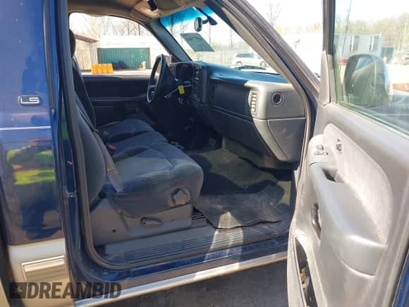 2001 Chevrolet Silverado 1500 with VIN 1GCEK14T31E300100, listed as a IAAI auction lot 41977664 with 193,742 mi miles and . Bid and sale history available at DreamBid. Image 5.