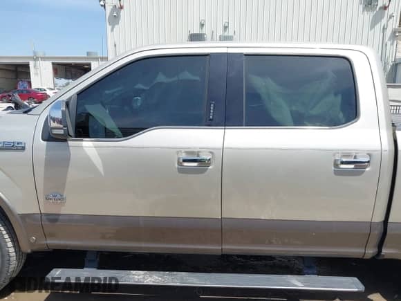 2018 Ford F-150 XL с VIN 1FTEW1EG6JFB58275, выставлен на аукционе IAAI как лот 41867632 с пробегом 159 333 миль миль и . История ставок и продаж доступна на DreamBid. Изображение 14.