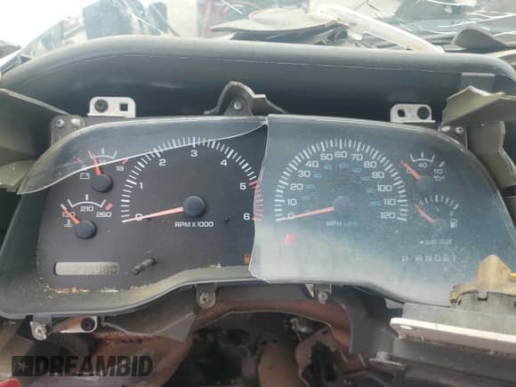 1998 Dodge 1500 с VIN 3B7HF13YXWG221280, выставлен на аукционе Copart как лот 62309615 с пробегом 276 980 миль миль и Чистый • Clean title. История ставок и продаж доступна на DreamBid. Изображение 9.