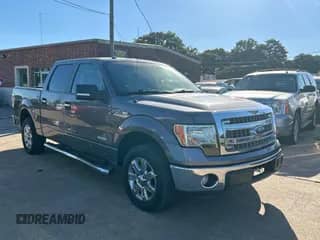 2013 Ford F-150 XL z VIN 1FTFW1CT8DKG05656, wystawiony jako Copart lot #85652155 z przebiegiem 137 827 mil mil oraz Czysty tytuł • Clean title. Historia ofert i sprzedaży dostępna na DreamBid. Obrazek 1.