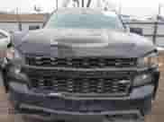 2021 Chevrolet Silverado 1500 Custom z VIN 3GCPYBEK5MG240336, wystawiony jako IAAI lot #41526759 z przebiegiem 102 995 mil mil oraz . Historia ofert i sprzedaży dostępna na DreamBid. Obrazek 6.