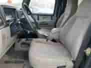 2005 Jeep Wrangler X z VIN 1J4FA39S35P373166, wystawiony jako Copart lot #77670434 z przebiegiem 138 142 mil mil oraz Czysty tytuł • Clean title. Historia ofert i sprzedaży dostępna na DreamBid. Obrazek 7.