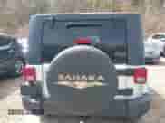 2007 Jeep Wrangler Unlimited Sahara z VIN 1J4GA59167L195254, wystawiony jako IAAI lot #41945934 z przebiegiem 252 496 mil mil oraz . Historia ofert i sprzedaży dostępna na DreamBid. Obrazek 16.