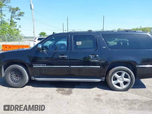 2011 Chevrolet Suburban LTZ с VIN 1GNSCKE01BR275919, выставлен на аукционе IAAI как лот 42038399 с пробегом 247 841 миль миль и . История ставок и продаж доступна на DreamBid. Изображение 14.