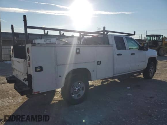 2015 Chevrolet Silverado 2500HD with VIN 1GB2KUEG6FZ506442, listed as a Copart auction lot 46435745 with 219,813 mi miles and Salvage title. Bid and sale history available at DreamBid. Image 3.