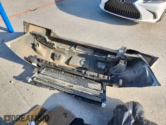 2013 Chevrolet Tahoe LTZ с VIN 1GNSCCE05DR185620, выставлен на аукционе Copart как лот 61861265 с пробегом 191 080 миль миль и Списание • Salvage title. История ставок и продаж доступна на DreamBid. Изображение 13.