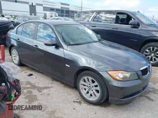 2007 BMW 3 Series 328i z VIN WBAVA33597PV66474, wystawiony jako IAAI lot #43270573 z przebiegiem 125 820 mil mil oraz . Historia ofert i sprzedaży dostępna na DreamBid. Obrazek 1.