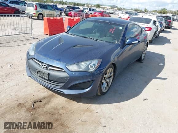 2014 Hyundai Genesis Coupe Ultimate with VIN KMHHU6KJ8EU120849, listed as a IAAI auction lot 43397135 with 111,205 mi miles and . Bid and sale history available at DreamBid. Image 2.