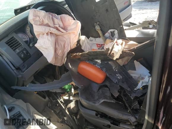 2004 Dodge Durango Limited с VIN 1D4HB58N34F165363, выставлен на аукционе Copart как лот 52456235 с пробегом 273 854 миль миль и Списание • Salvage title. История ставок и продаж доступна на DreamBid. Изображение 7.