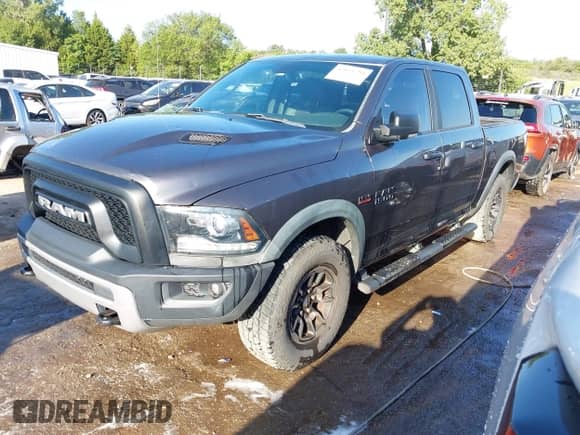 2017 Ram 1500 Rebel z VIN 1C6RR7YT2HS604337, wystawiony jako IAAI lot #42859794 z przebiegiem 171 305 mil mil oraz . Historia ofert i sprzedaży dostępna na DreamBid. Obrazek 18.