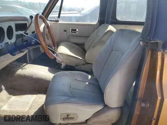 1975 Chevrolet Blazer с VIN CCY185F151799, выставлен на аукционе Copart как лот 78924764 с пробегом Не указан миль и Чистый • Clean title. История ставок и продаж доступна на DreamBid. Изображение 7.