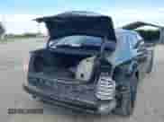2013 Chrysler 300 S z VIN 2C3CCABG6DH718453, wystawiony jako IAAI lot #42544845 z przebiegiem 141 765 mil mil oraz . Historia ofert i sprzedaży dostępna na DreamBid. Obrazek 6.