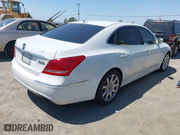 2013 Hyundai Equus Signature with VIN KMHGH4JH9DU059321, listed as a IAAI auction lot 42974241 with 162,883 mi miles and . Bid and sale history available at DreamBid. Image 4.