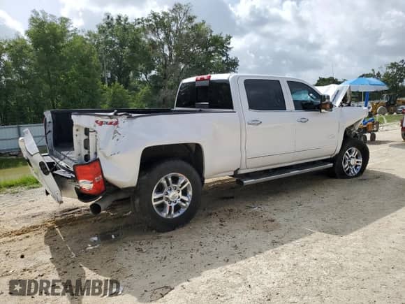2019 Chevrolet Silverado 2500HD High Country с VIN 1GC1KUEYXKF274908, выставлен на аукционе Copart как лот 59925885 с пробегом 199 093 миль миль и На запчасти • Non repairable. История ставок и продаж доступна на DreamBid. Изображение 3.