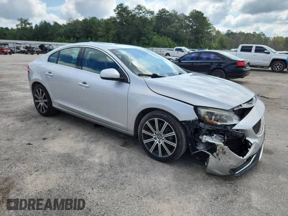 2014 Volvo S60 T5 z VIN YV1612FH9E2281186, wystawiony jako Copart lot #64036615 z przebiegiem 131 992 mil mil oraz Szkoda całkowita • Salvage title. Historia ofert i sprzedaży dostępna na DreamBid. Obrazek 4.