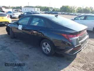 2024 Hyundai Elantra SE with VIN KMHLL4DG5RU680546, listed as a IAAI auction lot 42567637 with 9,289 mi miles and . Bid and sale history available at DreamBid. Image 3.