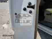 2005 GMC Sierra 1500 SLT z VIN 2GTEC13T751389983, wystawiony jako Copart lot #68369934 z przebiegiem Nie podano mil oraz Szkoda całkowita • Salvage title. Historia ofert i sprzedaży dostępna na DreamBid. Obrazek 14.