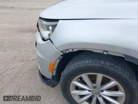 2017 Volkswagen Tiguan Wolfsburg Edition с VIN WVGSV7AX1HW510439, выставлен на аукционе IAAI как лот 42328922 с пробегом 69 095 миль миль и . История ставок и продаж доступна на DreamBid. Изображение 18.