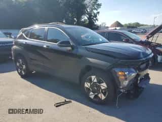 2024 Hyundai Kona SEL с VIN KM8HBCABXRU108786, выставлен на аукционе Copart как лот 70458964 с пробегом 1 623 миль миль и Списание • Salvage title. История ставок и продаж доступна на DreamBid. Изображение 4.
