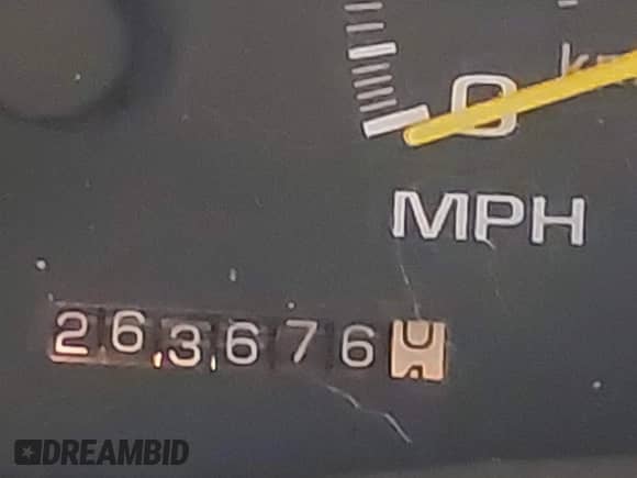 1997 Chevrolet Suburban with VIN 3GNEC16R6VG177641, listed as a IAAI auction lot 41726286 with 263,676 mi miles and . Bid and sale history available at DreamBid. Image 15.